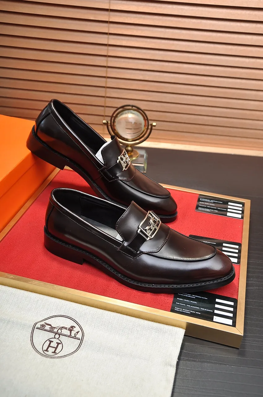 Men's shoes💰460💶[HERMES] (cowhide lining)🍀Italian top luxury🍀He does not pursue novel styles and gorgeous colors, but attracts the favor of successful men with his flawless, elegant and classic style! This very, very comfortable, simple and stable style makes it easy to match any style! The pattern is absolutely 1:1 refined from the original case, and we strive for excellence in materials, imported cowhide + cowhide lining💪💪💪extraordinary texture👍! .Black brown code number: 38 to 45 (45 customized)